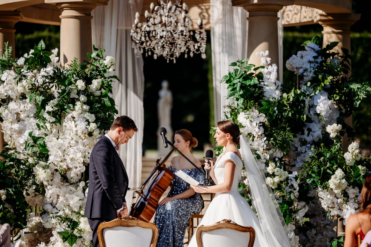 The Centrum Muzyki Marzeń ensemble during a multi-stage wedding day setting